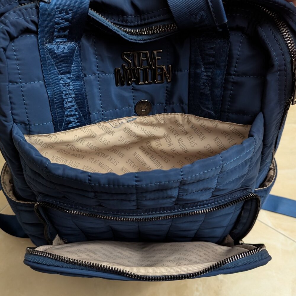 Steve Madden Quilted Backpack With Zipper Wristlet Pouch Blue-Like New - Picture 9 of 14